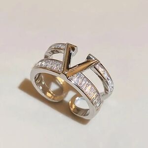 White Rhodium V Ring